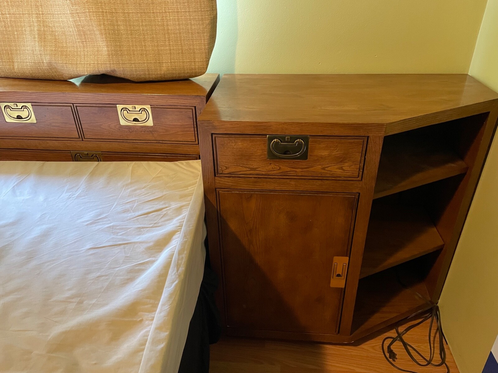 Henredon bedroom set, gently used eBay