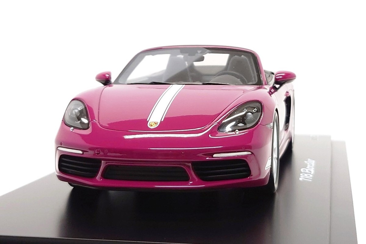 Spark 1:18 Porsche 718 Boxster Style Edition (982) in Ruby Star