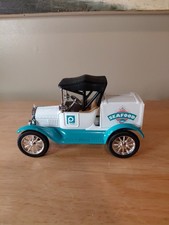 Collectible Ertl 1918 Ford Runabout Delivery Car Bank 3849 1/25 Scale Die Cast