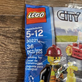 LEGO 30221 City Fire Car & Fire Fighter Minifig Factory Sealed Retired Unpunched