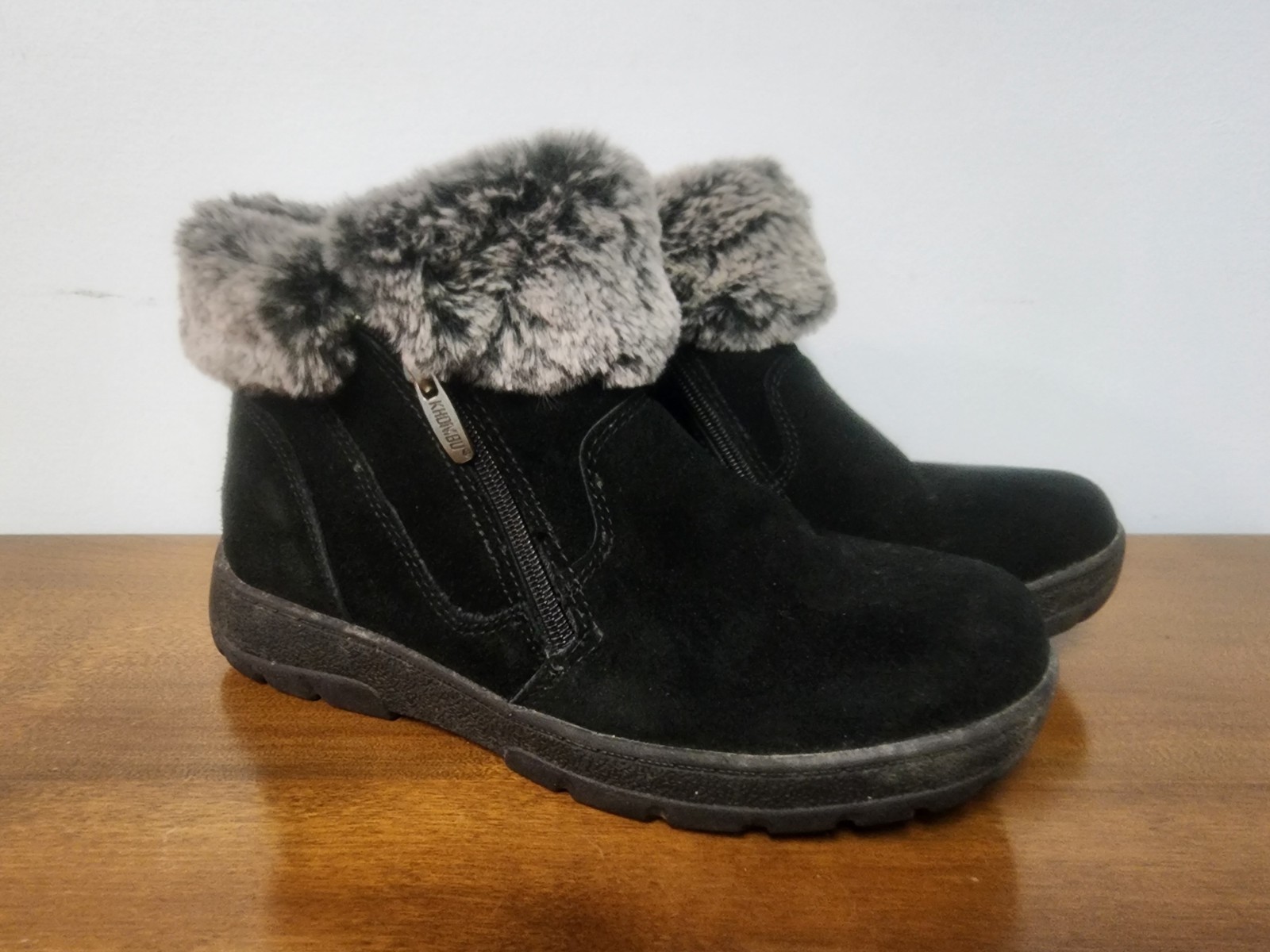 Khombu Jessica Boot for Women, Size 8 - Black