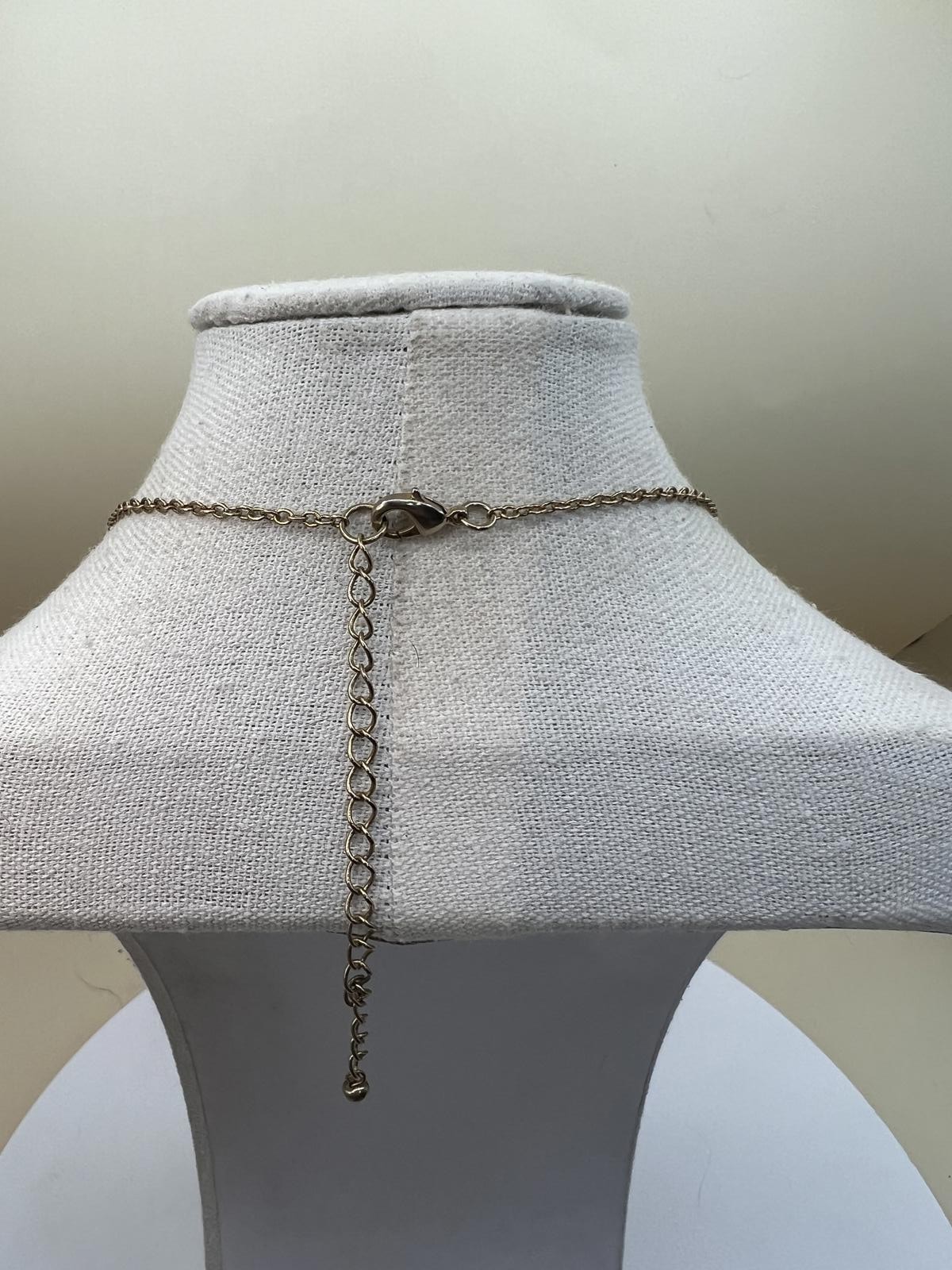 Green Shell Disc Statement Necklace - image 8