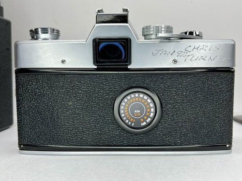 Minolta SRT 101 Camera With 50mm Lens Accessories - Picture 12 of 19