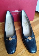 SALVATORE FERRAGAMO NAVY TEXTURED LEATHER PUMP BLOCK HEEL LOGO WOMEN SZ 8 1/2