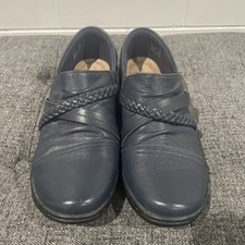 Clark  s Cora Braid Women  s Leather Loafer NAVY 8 Ultimate Comfort Collection