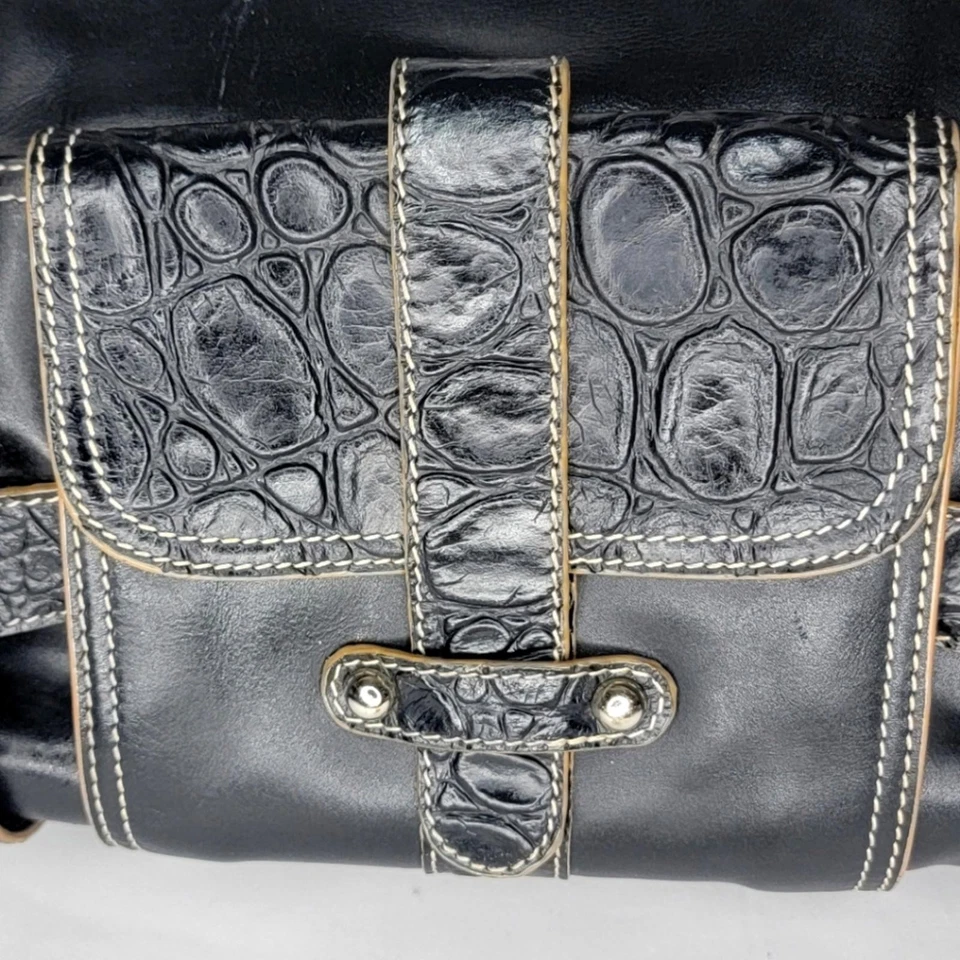 Bolso de Mano Charlie Lapson Cuero Genuino y Cocodrilo Negro en Relieve. P141 Foto 3 de 4