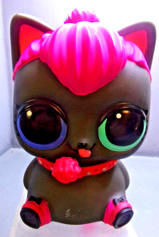 LOL SURPRISE PIGGY BANK BIGGIE PET SPICY KITTY 7 INCH BANK/ BACKPACK