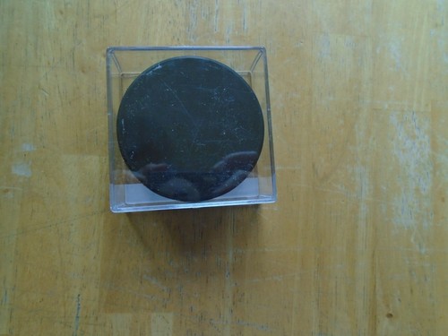 Erik Gudbranson Autographed Team Canada Puck - Picture 2 of 3