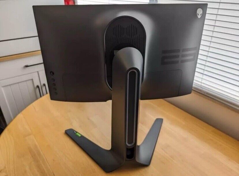 Dell Alienware AW2521H 24.5 Dell Alienware AW2521H 24.5