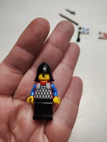 Lot of 2 Lego Vintage Castle Lion Knight 1480 Minifigures Complete 6041 6062 VGC