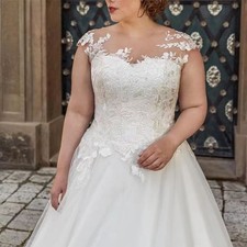 Brautkleid Hochzeitskleid Kleid Braut mit Spitzenoberteil und Tüllrock QC182
