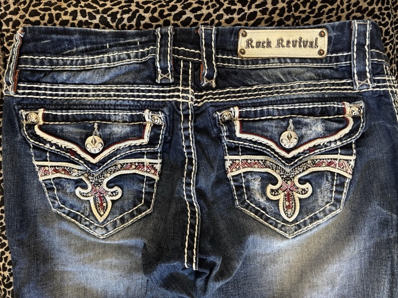ROCK REVIVAL Noelle CAPRI Crop JEANS Blue BLING Flap Pocket WOMENS 31 32 STRETCH