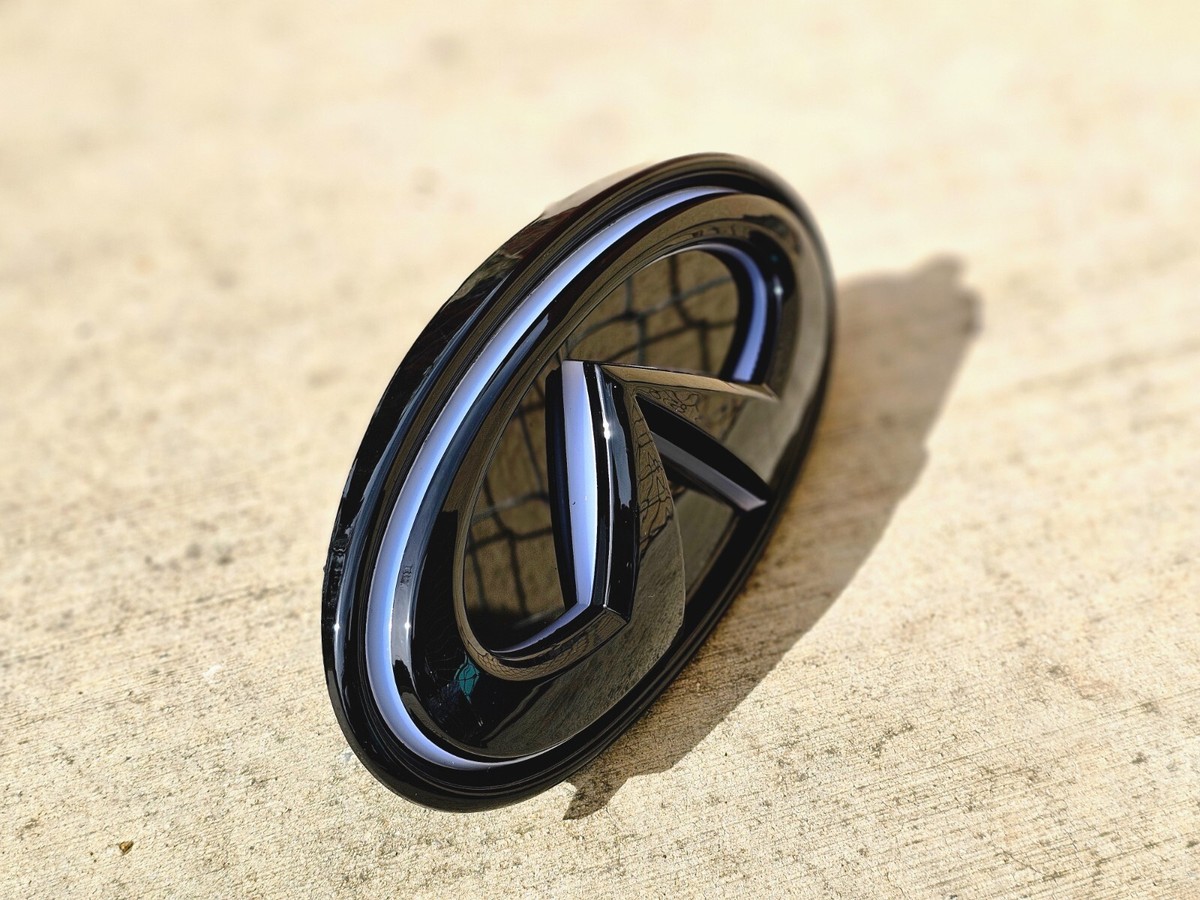 Q50 LED Emblem - 2014-2024 Infiniti Q50 White LED Emblems In Gloss Black, Silver Chrome And The Option Of Adding Carbon Fiber Pieces - Foto 9