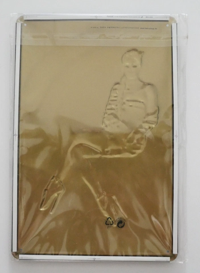 SARA HORWATH Straps Girl Tin Pin-Up Burlesque 3D Metal Wall Sign 7.8 X 11.8 Inch - Image 2 of 3