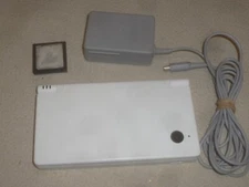  NINTENDO DSi SYSTEM W CHARGER CONSOLE HANDHELD WHITE WORKS MADAGASCAR 2 GAME
