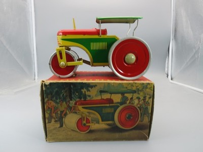 DDR -Modell '' Piko  1012 Strassenwalze ''Blech Uhrwerk NEUWERTIG in OVP