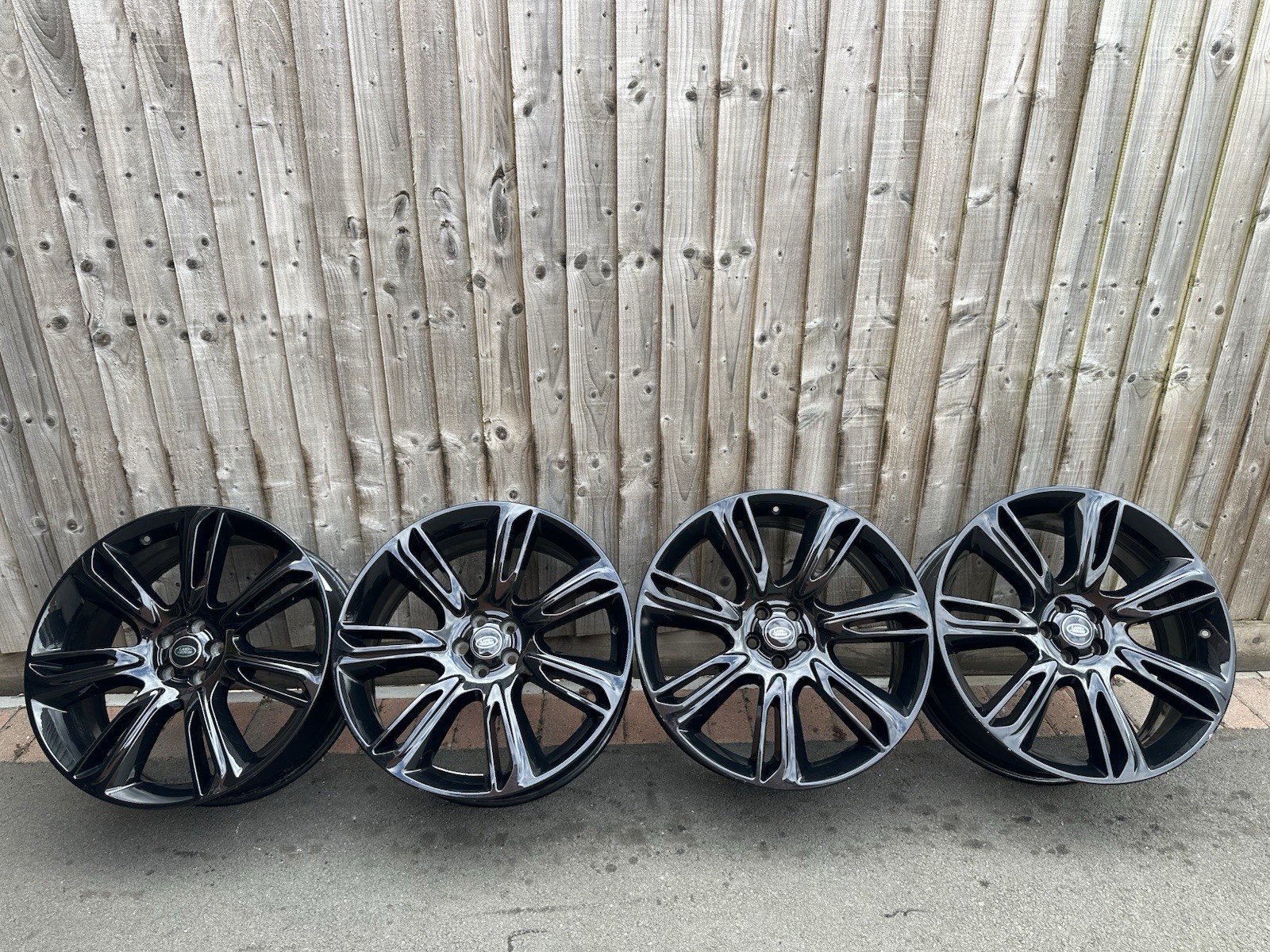 Range Rover Velar 22” 7015 Alloy Wheels Genuine!