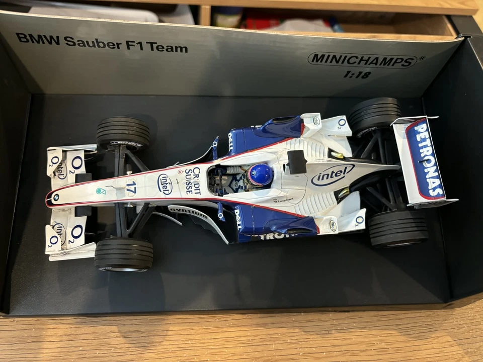 MINICHAMPS / F1 - 2006 BMW SAUBER F1.06 - J VILLENEUVE - 1/18 SCALE MODEL CAR - Image 4 of 4
