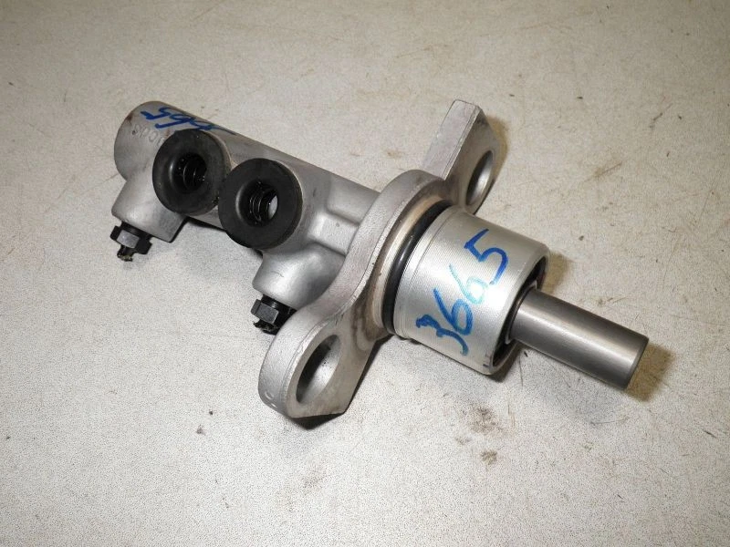 HAUPTZYLINDER Audi A4 (B5) Sedan 1.6 (ADP) 81973 - Bild 1 von 1