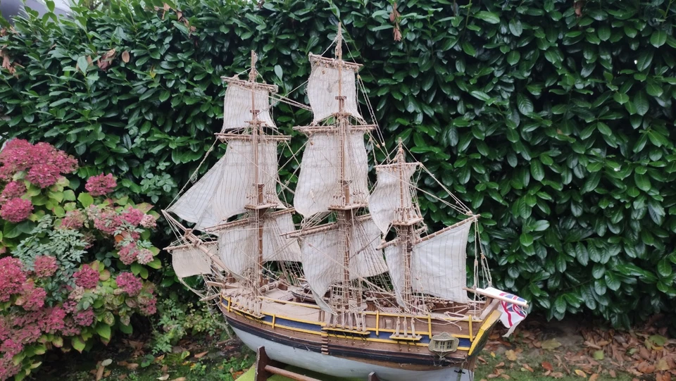 Großes Artesania Holzbausatz HMS ENDEAVOUR Modellschiff Captain Cook Segelschiff - Bild 4 von 4