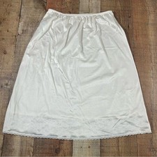 Vintage 70s Ivory Half Slip Medium Classic Lingerie Union USA Lace Hem Nylon