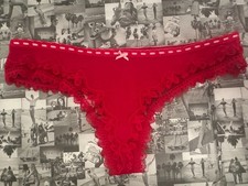 Victoria's Secret Ribete de Encaje Algodón Lazo Ribete de Encaje Tanga Panty Lápiz Labial Rojo MEDIANO