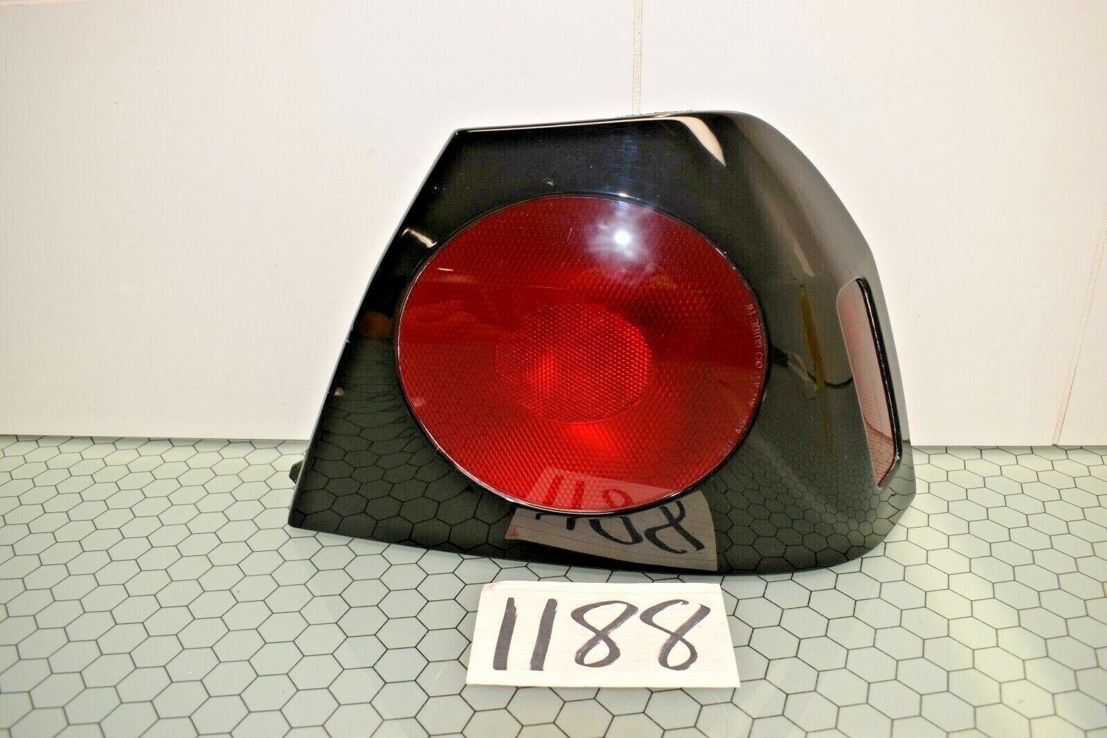 00 01 02 03 04 05 Impala PASSENGER Side Tail Light Used Rear Lamp #1188-T 