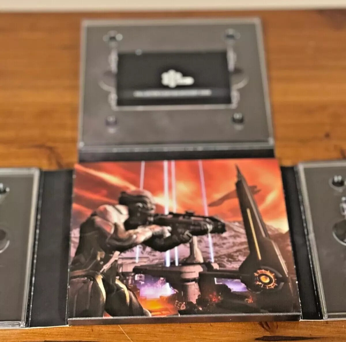 Eve Online: The Second Decade Collectors Edition 2013 - COMPLETE