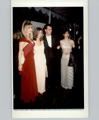 Friends'' Cast Lisa Kudrow Jennifer Aniston Matthew Perry & Courtney Cox Photo