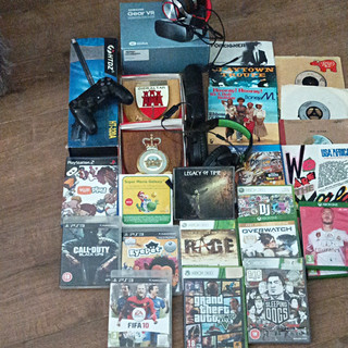 Job Lot Of House Clearance Vinyls Xbox Playstation Games Headphones And Etc
