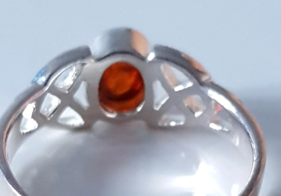 Natural Baltic Amber 925 Sterling Silver Celtic Design Ring Size N 1/2 - Image 4 of 4