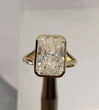 IGI 6.00 Ct Radiant-Cut Lab Grown Diamond F-V...