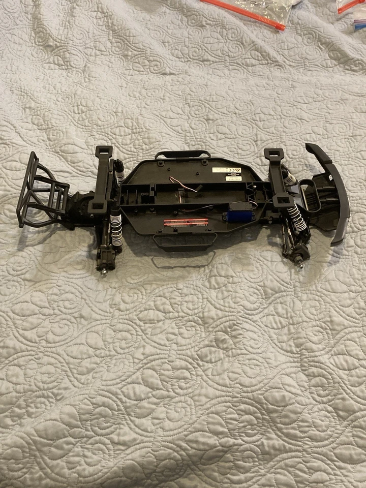 Nuevo deslizador Traxxas Raptor, amortiguadores, parachoques, servo, alta gravedad central de alta resistencia Foto 3 de 4