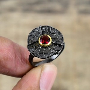 Authentic Red Garnet Black And Gold Plated 925 Sterling Silver Ring S.7 R87222