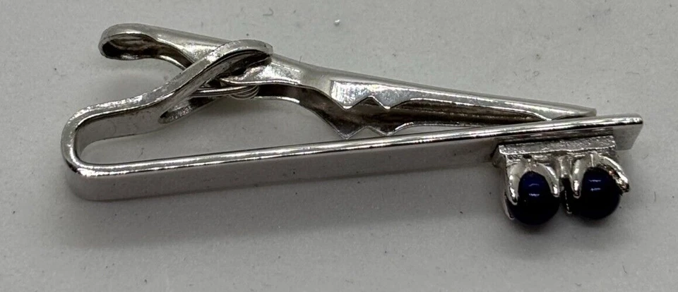 Tachuela de corbata vintage tono plata cuentas acento negro firmadas Swank Foto 2 de 4