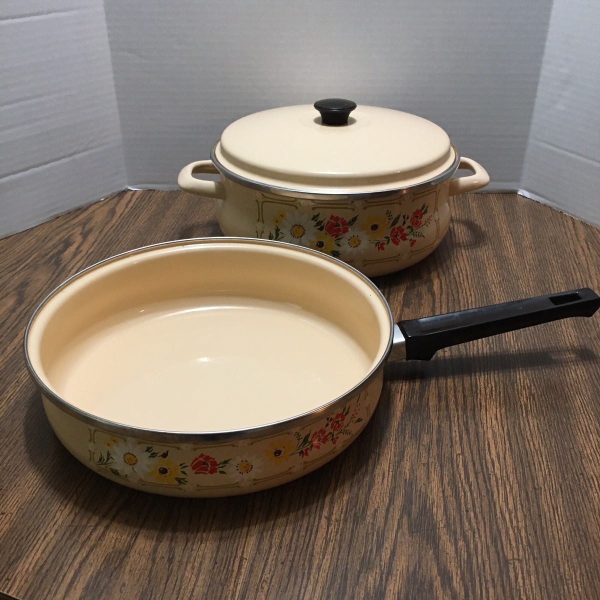 Casserole émaillée vintage funky fleurs heavy metal SAU1 - France