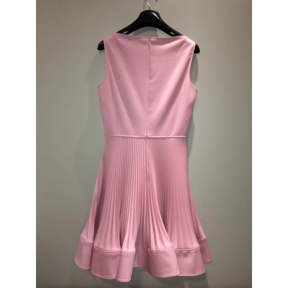 Abito Valentino Techno Couture aderente a pieghe e svasato $2.980 00 (taglia: 40EU 6US)