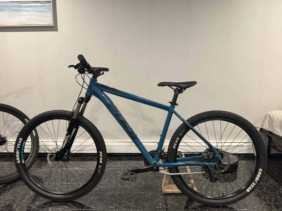 Bicicleta de montaña Fuji Nevada 19 ruedas 27,5 tamaño buen estado Foto 2 de 4