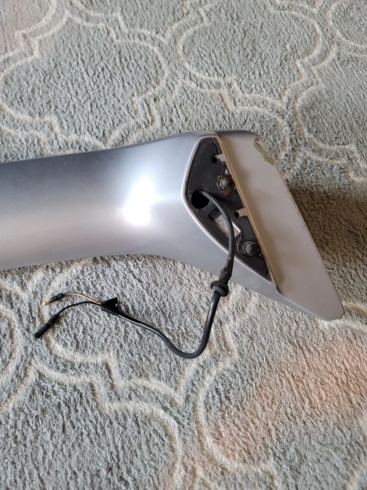 2001 to 2005 Honda Civic Coupe Rear Spoiler Third Brake Light Wing OEM SILVER - Image 4 of 4