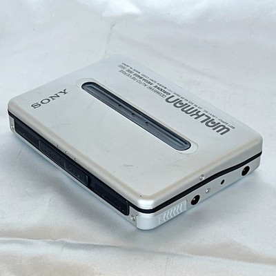 [動作品]SONY カセットプレーヤー WM-EX677 SONY WM-EX677 1999 Silver Walkman Vintage Cassette Player Made in
