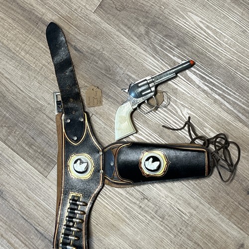 Vintage Wyatt Earp Black Leather Double Holster Horsehead Design RARE