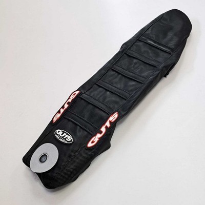 Guts Klammer Sitzbezug - YZ125/250 22-25 (schwarz mit schwarzen Rippen)