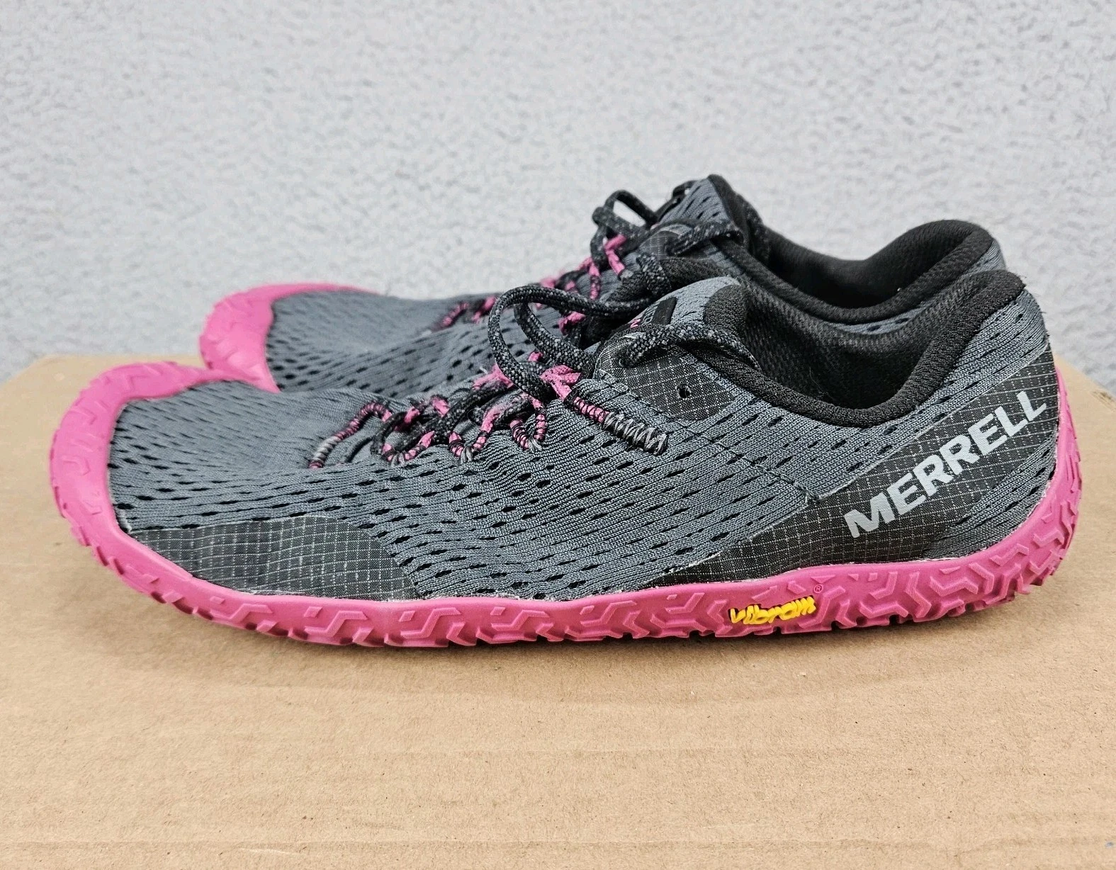 Merrell Vapor Glove 6 Women’s 10.5 Granite Fuchsia Minimal Trail Running Shoes