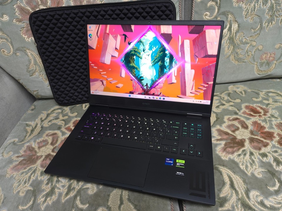 HP Omen 16 i9 14900HX RTX 4080 32 GB 1 TB 165 Hz computer portatile da gioco