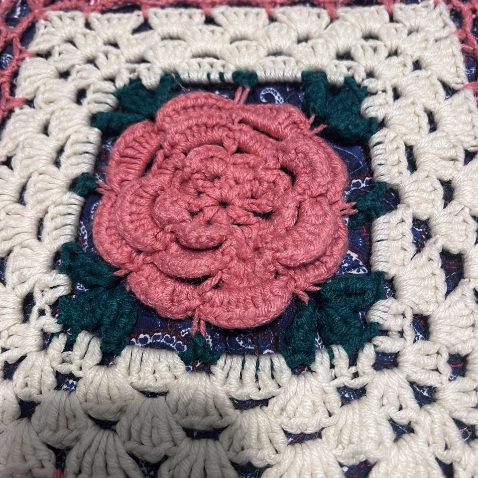 Manta cuadrada afgana vintage hecha a mano 3D rosa abuela rosa ganchillo - crema Foto 3 de 4