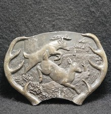 WK17157 GOOD VINTAGE 1977  DEER JUMPING  NATURE ARTWORK MENS BRASS BELT BUCKLE