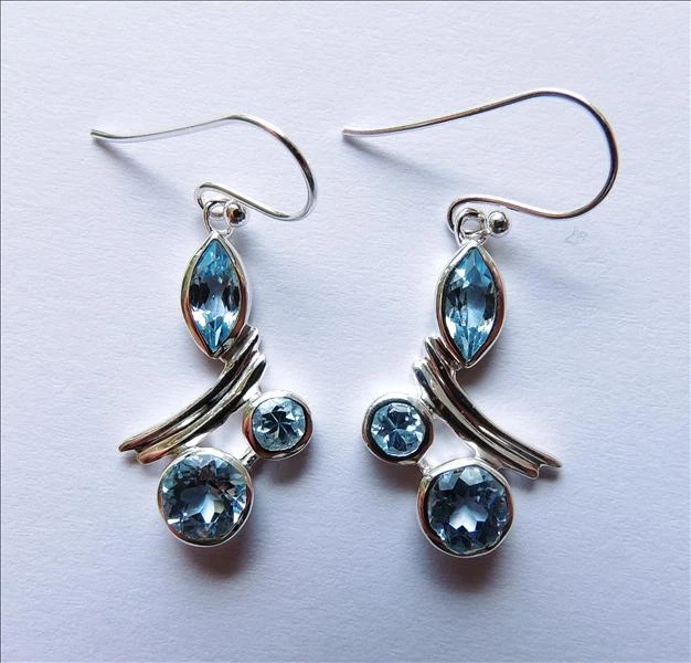 Orecchini A Leva In Acquamarina Blu 1.32 Ct – Argento 925 Placcato Oro Bianco