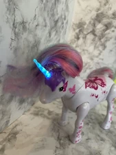 Little Live Pets Butterbow My Dancing Unicorn 6" Horn Lights Up Works Moose Toys