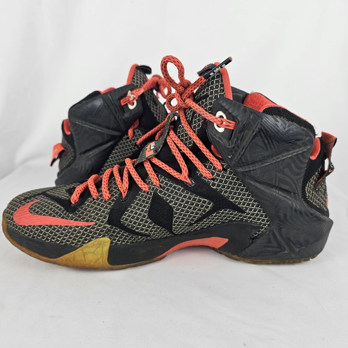 Lebron court vision hotsell