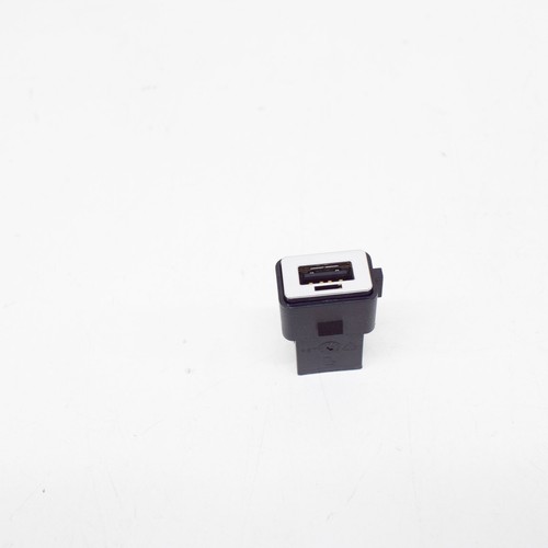 FORD MONDEO MK4 USB Port 1543450 8M2T-19A164-BA NEW GENUINE - Picture 8 of 10